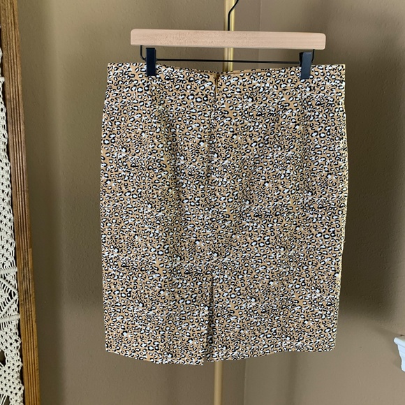 J. Crew tan animal print pencil skirt lined zip back vent size 12 - Picture 2 of 13